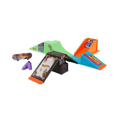 Jual Hot Wheels Playset Skate Drop In Hgt Random Terbaru Ruparupa