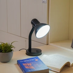 eglo-basic-lampu-meja---hitam