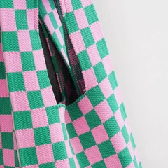 ataru-tas-tangan-rajut-checkered---pink/hijau