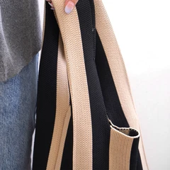 ataru-tas-tangan-rajut-stripes---hitam/krem-beige