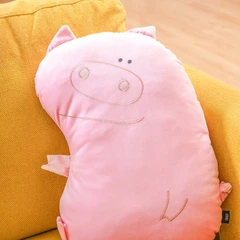 ataru-bantal-sofa-pig