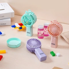 main image Ataru Kipas Angin Portable Rechargeable Dengan Gelembung - Pink
