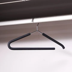 main image Stora 42 Cm Hanger Baju Aluminium Triangle - Hitam