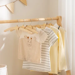 main image Stora 32 Cm Set 3 Pcs Hanger Baju Anak Kayu - Cokelat