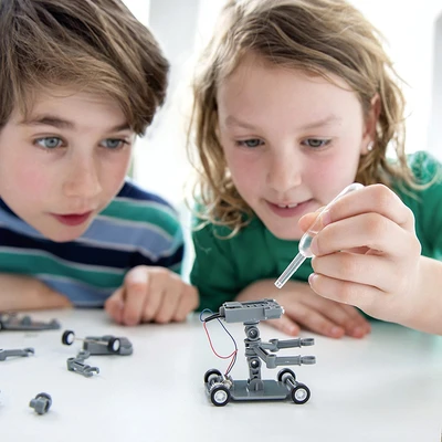 Gambar 4m Salt Water Powered Robot