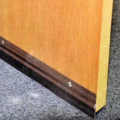 Gambar Krisbow Penutup Lubang Bawah Pintu Aluminium-Karet 1 M - Cokelat