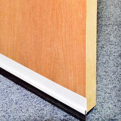 Gambar Krisbow Penutup Lubang Bawah Pintu PVC-Karet 1 M - Putih