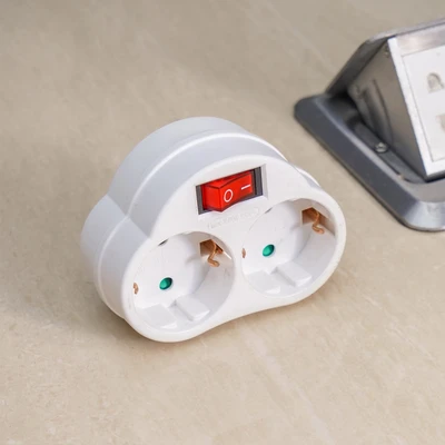Gambar Krisbow Stop Kontak Schuko 2 Soket Dengan Switch - Putih