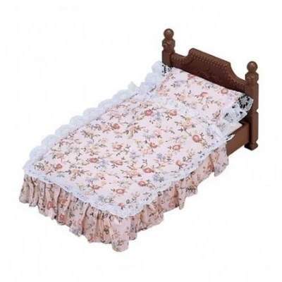 Gambar Sylvanian Families Set Classic Antique Bed 5223
