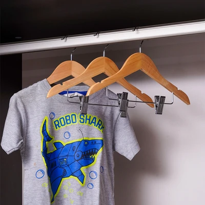 Gambar Stora Hanger Baju Anak Kayu Dengan Clip 30.5 cm Set 3 pcs