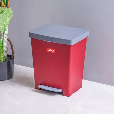 Gambar Tatay Tempat Sampah Pedal Plastik Cubic 23 Liter - Merah