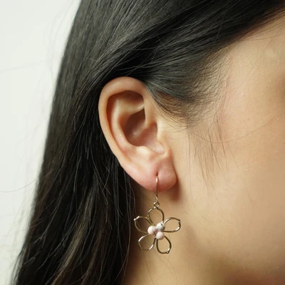 Gambar Ataru Anting Flower Dangle