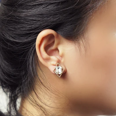 Gambar Ataru Anting Crystal Diamond Stud