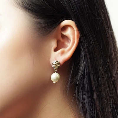 Gambar Ataru Anting Mini Pearl Drop