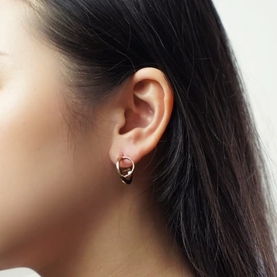 Gambar Ataru Anting Twisted Shape Stud - Gold