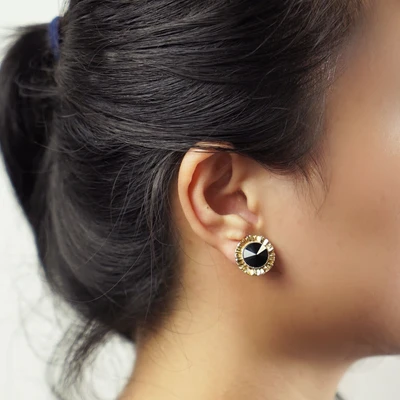 Gambar Ataru Anting Stud Vintage Round - Black Gold