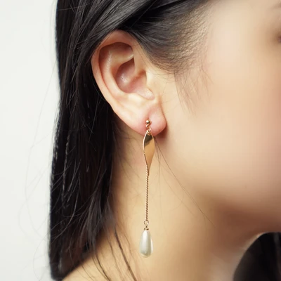 Gambar Ataru Anting Long Teardrop - Gold