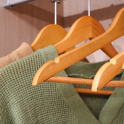 Gambar Stora Hanger Baju Jas Kayu Dengan Bar & Ring 44.5 cm Set 5 pcs