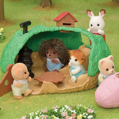 Gambar Sylvanian Families Set Baby Hedgehog Hideout Esfj54530