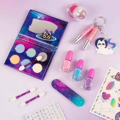 Gambar Make It Real Set Girl On The Go Makeup 2463