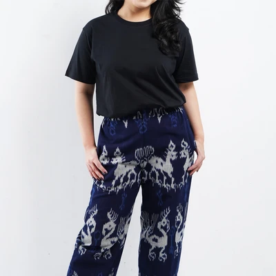 Gambar Pendopo T-Shirt Wanita Basic - Hitam