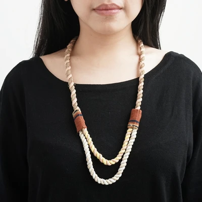 Gambar Pendopo Kalung Tenun Sikka - Krem