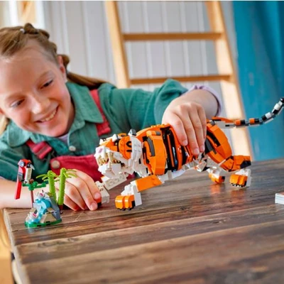 Gambar LEGO Creator 3 In 1 Majestic Tiger Set 755 Pcs 31129 - Oranye