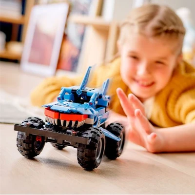Gambar LEGO Technic Monster Jam Megalodon 42134