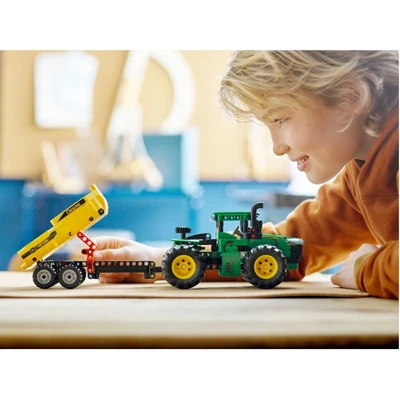 Gambar LEGO Technic John Deere 9620r 4wd Tractor 42136