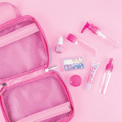 Gambar Make It Real Set Butterfly Away Travel Cosmetic