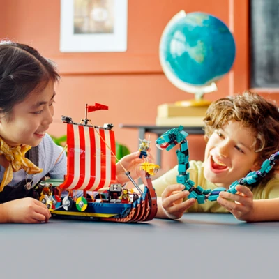 Gambar LEGO Creator Viking Ship And The Midgard Serpent 31132