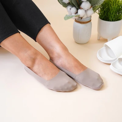 Gambar Ataru Set 2 Pasang Kaos Kaki Wanita Invisible - Cokelat