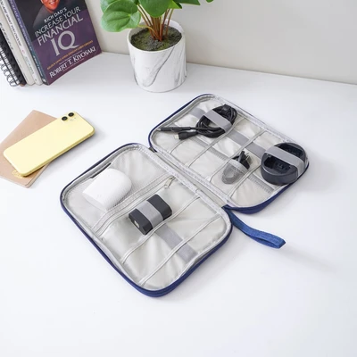 Gambar Passport Ukuran L Tas Organizer Perangkat Digital - Biru Navy