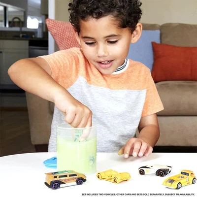 Gambar Hot Wheels 1:63 Set 2 Pcs Car Color Reveal Random