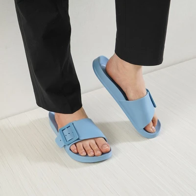 Gambar Ataru Ukuran 42 Sandal Big Buckle  - Biru