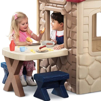 Gambar Little Tikes Playhouse Picnic On Patio
