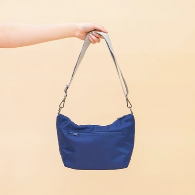 Gambar Ataru Baguette Tas Selempang Nylon - Biru Navy