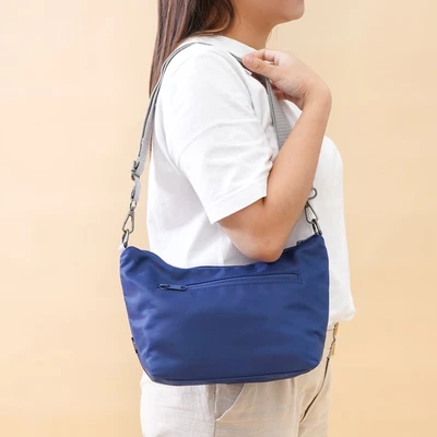 Gambar Ataru Baguette Tas Selempang Nylon - Biru Navy