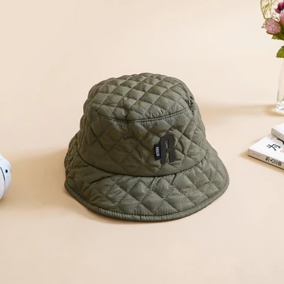 Gambar Ataru Topi Bucket Quilted Dengan Huruf A - Hijau