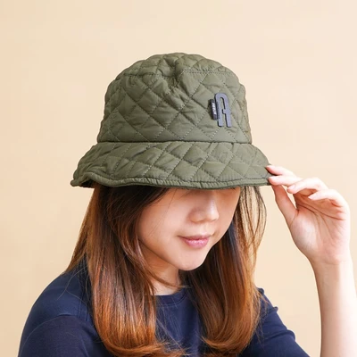 Gambar Ataru Topi Bucket Quilted Dengan Huruf A - Hijau