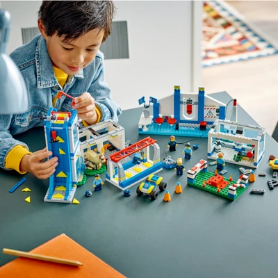 Gambar LEGO City Police Training Academy 60372