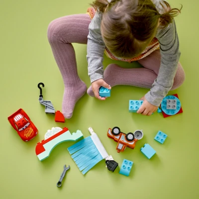 Gambar LEGO Duplo Lightning Mcqueen And Maters Car Wash Fun 10996