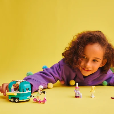 Gambar LEGO Friends Mobile Bubble Tea Shop 41733
