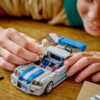 Gambar LEGO Speed Champion 2 Fast 2 Furious Nissan Skyline Gt-r R34