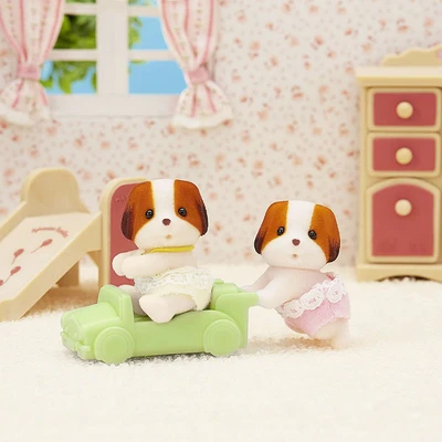 Gambar Sylvanian Families Set Mainan Chiffon Dog Twins Esfw54280