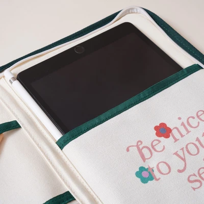 Gambar Ataru Tablet Organizer Canvas Print 2