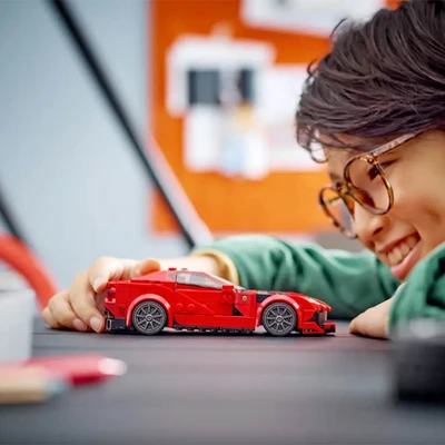 Gambar LEGO Set Technic Ferrari 812 Competizione 76914