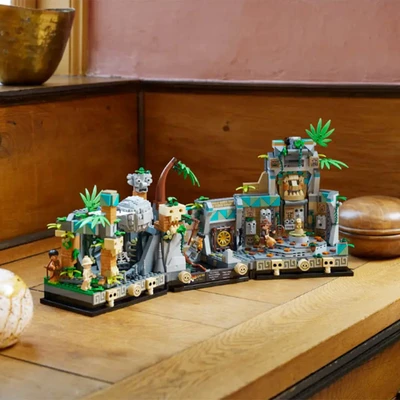 Gambar LEGO Indiana Jones Temple Of The Golden Idol 77015