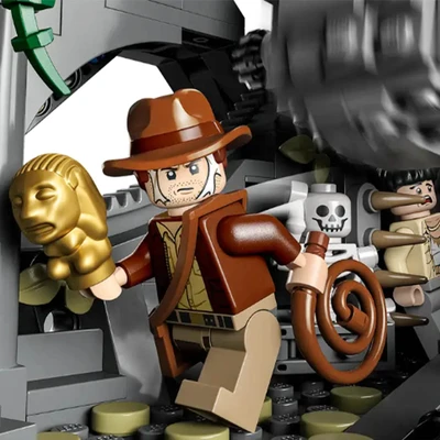 Gambar LEGO Indiana Jones Temple Of The Golden Idol 77015