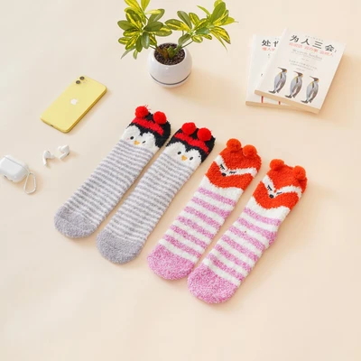 Gambar Ataru Set 2 Pasang Kaos Kaki Winter Fox Penguin